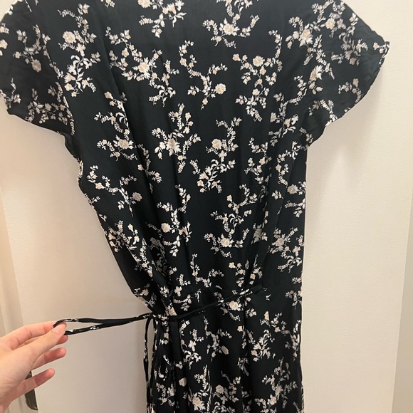 Black floral Abercrombie dress - Picture 4 of 6